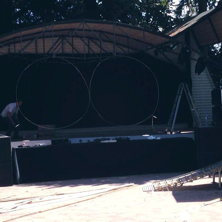 Una consolle da DJ in Bamboo – EURITMIA